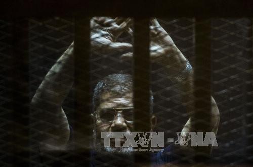 Egipto anula condena de muerte para expresidente Mursi